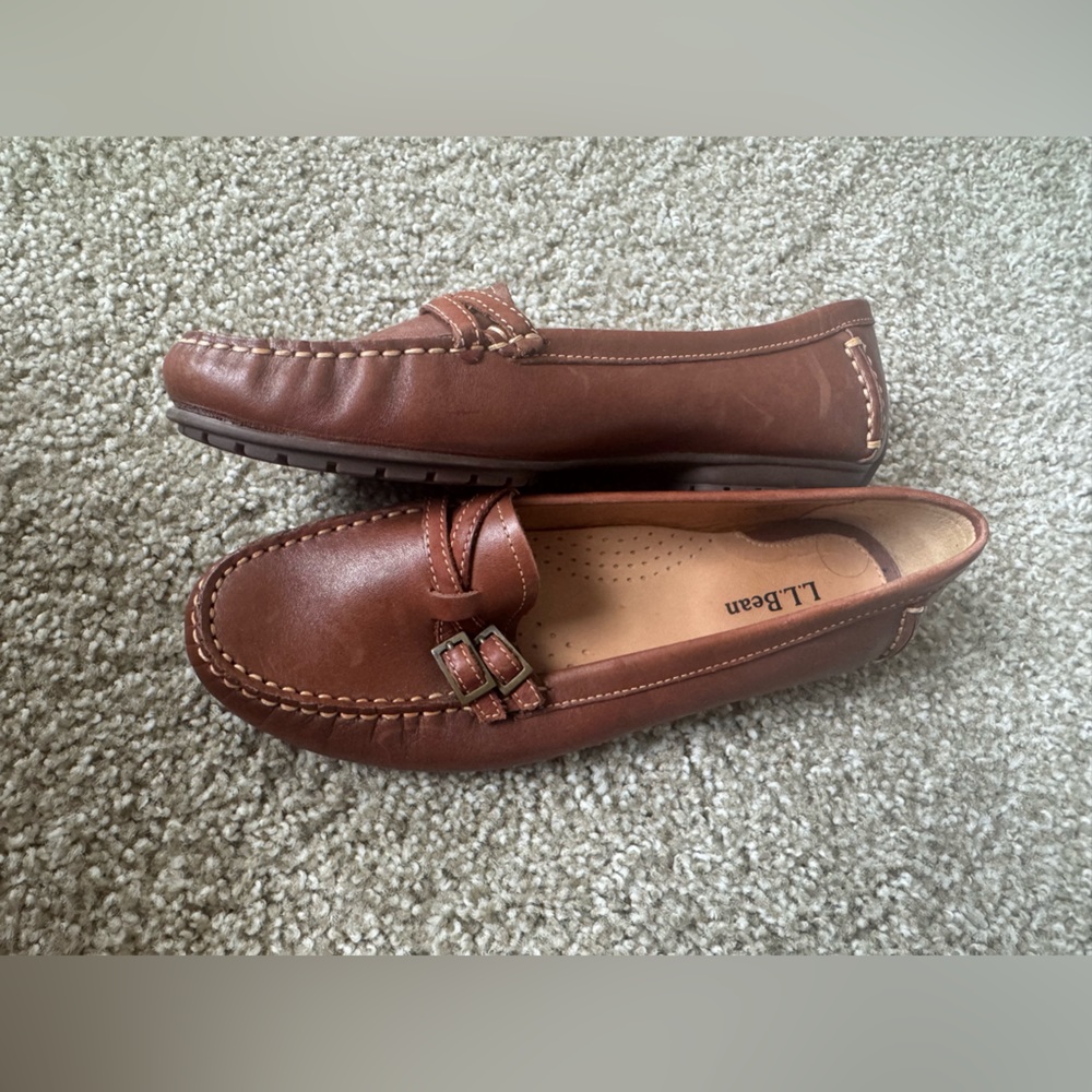 L.L.Bean women’s leather slip on shoes - size 7.5 NWOT